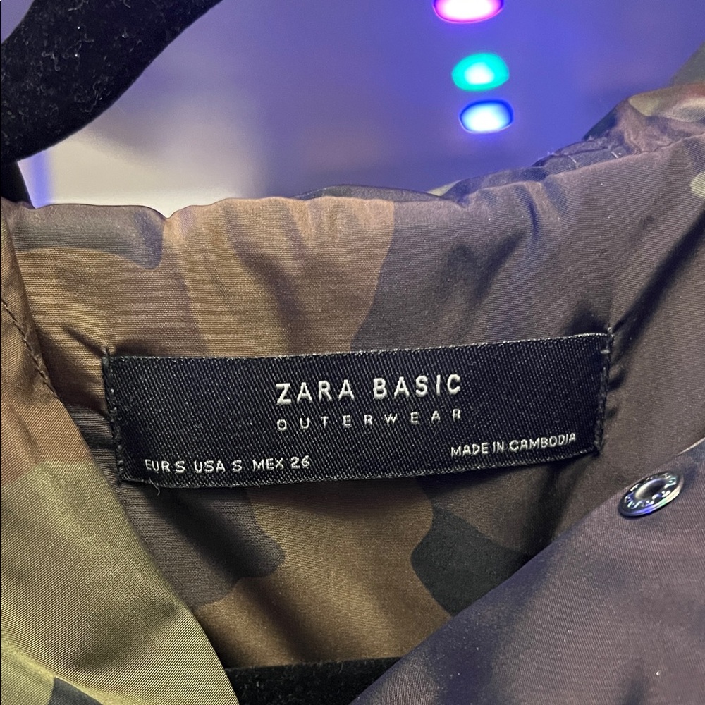 Zara Basic Camouflage Outerwear - image 2